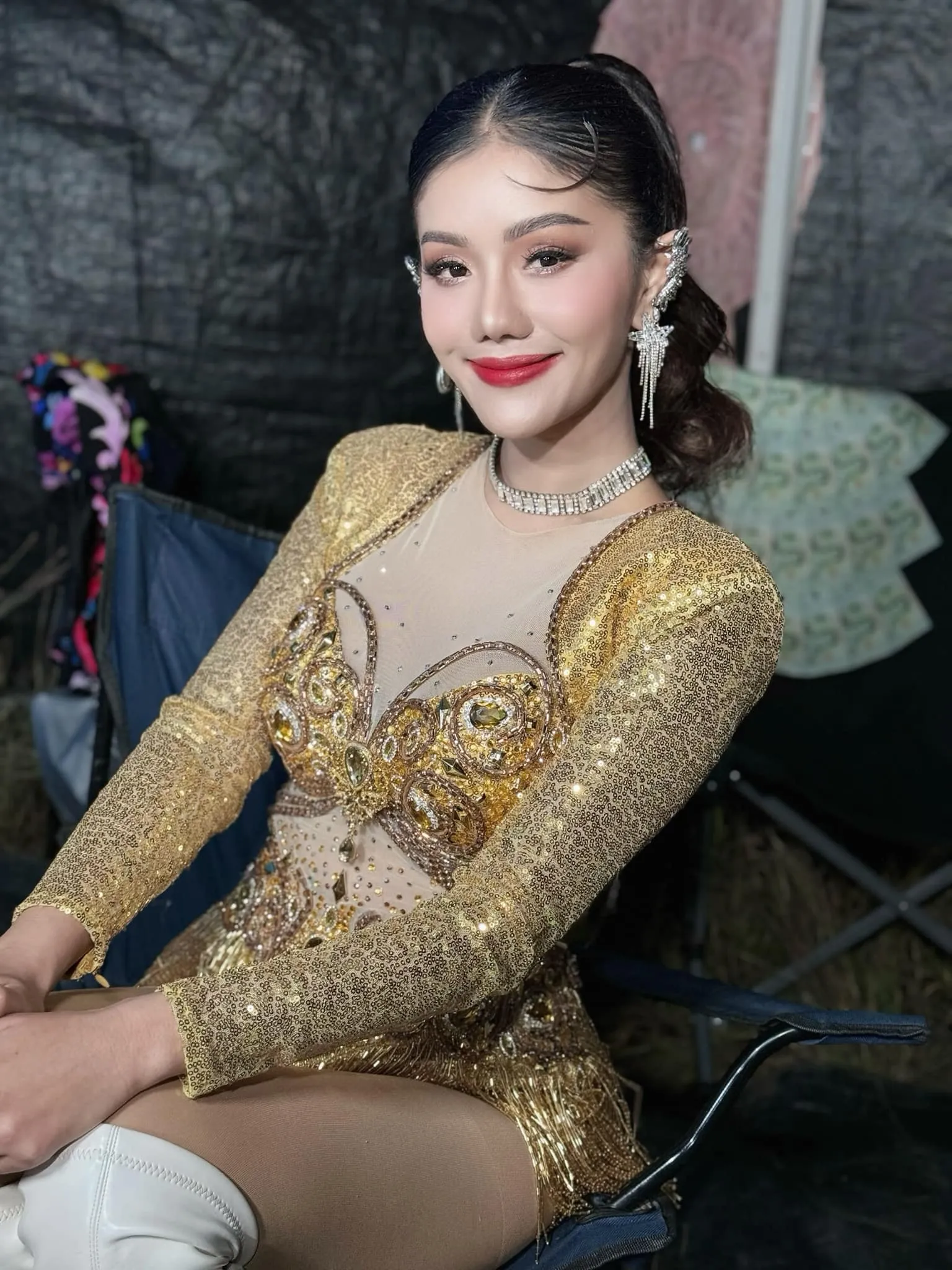 เปิดประวัติ แพรวพราว แสงทอง หมอลำสาว แม่ลูกสองหุ่นแซ่บ 30