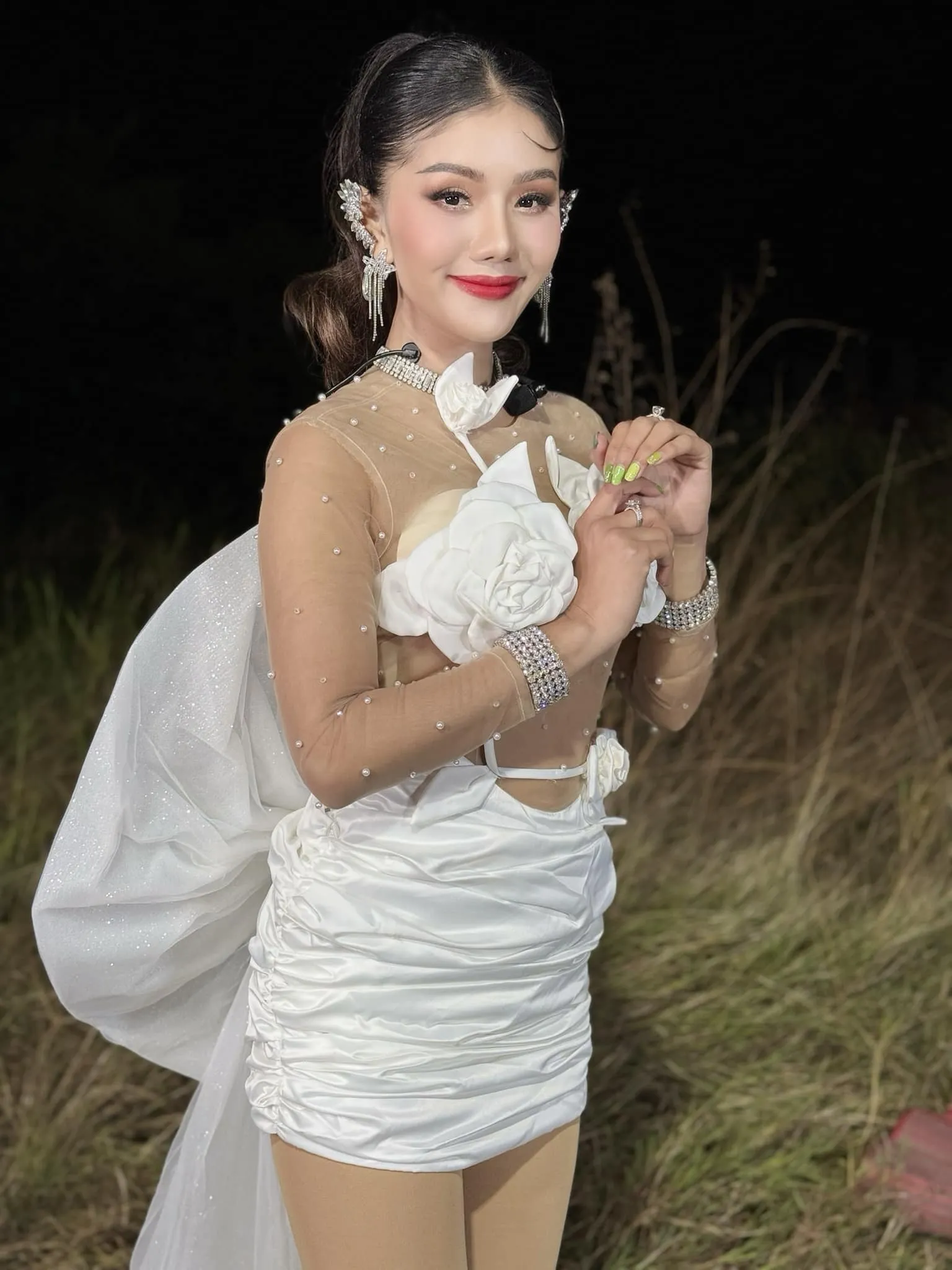 เปิดประวัติ แพรวพราว แสงทอง หมอลำสาว แม่ลูกสองหุ่นแซ่บ 33
