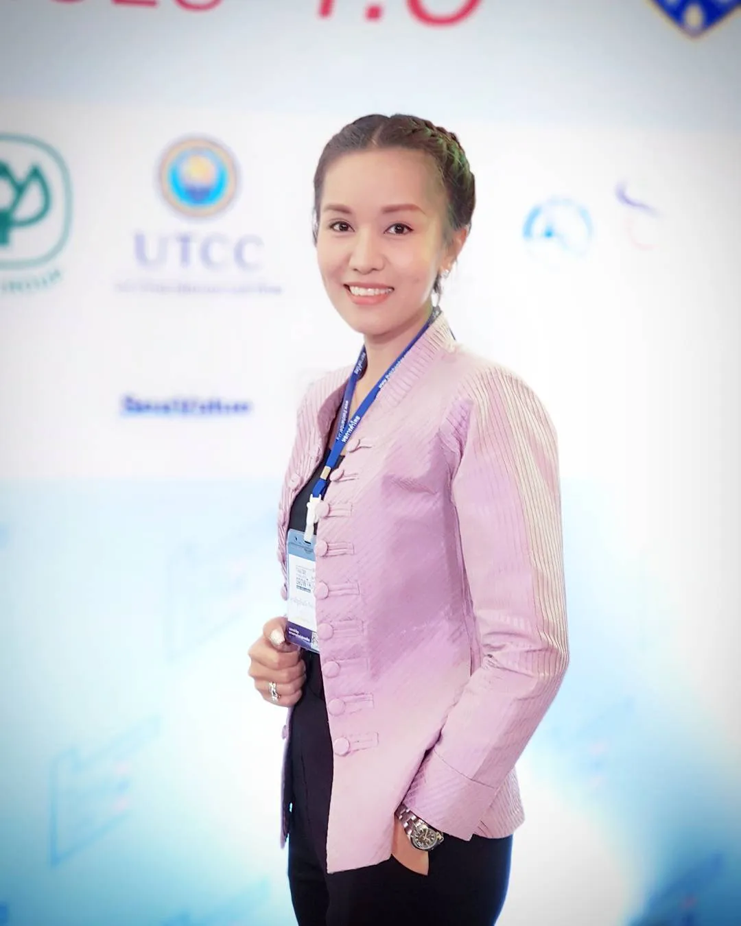 มาดาม เปิ้ล ผู้สมัคร ส.ส.ปชป สุโขทัย เขาคือ ใคร ? 9