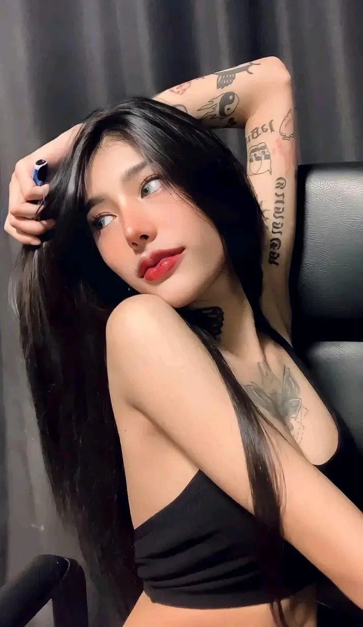 Cornne น้องคอนเน่ ชื่อน่ากิน ลุคสุดเท่ แบบสาวสายแซ่บ 20
