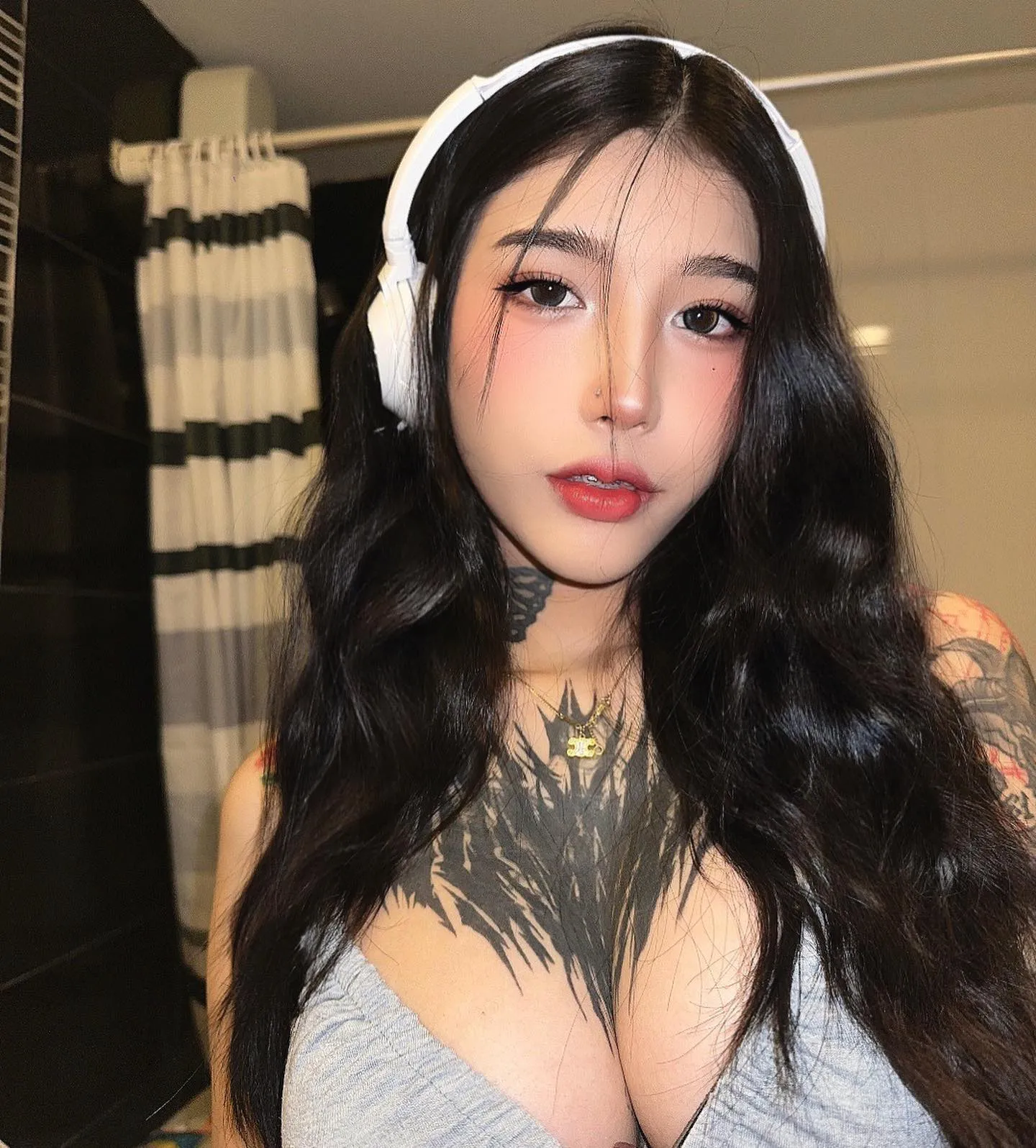 Cornne น้องคอนเน่ ชื่อน่ากิน ลุคสุดเท่ แบบสาวสายแซ่บ 25
