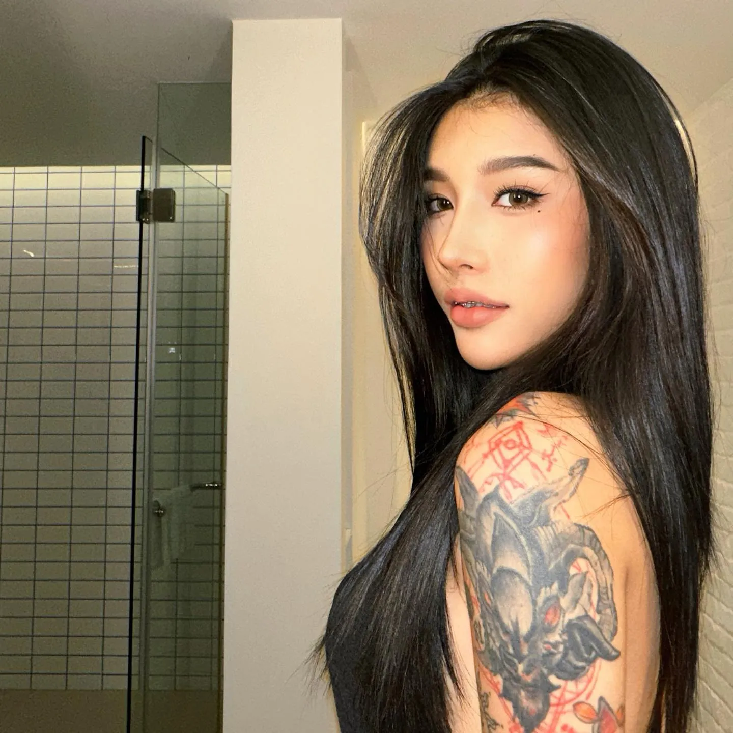 Cornne น้องคอนเน่ ชื่อน่ากิน ลุคสุดเท่ แบบสาวสายแซ่บ 27