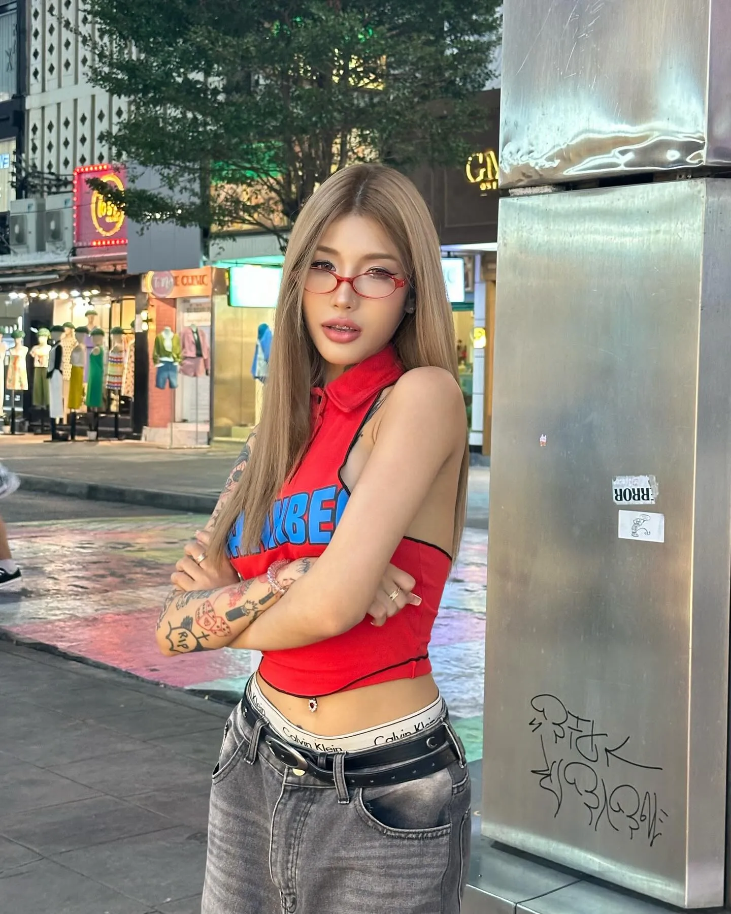 Cornne น้องคอนเน่ ชื่อน่ากิน ลุคสุดเท่ แบบสาวสายแซ่บ 37