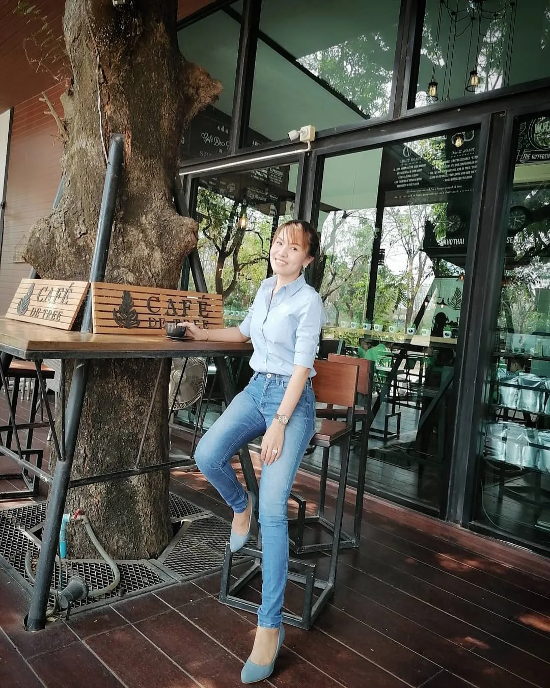 มาดาม เปิ้ล ผู้สมัคร ส.ส.ปชป สุโขทัย เขาคือ ใคร ? 21