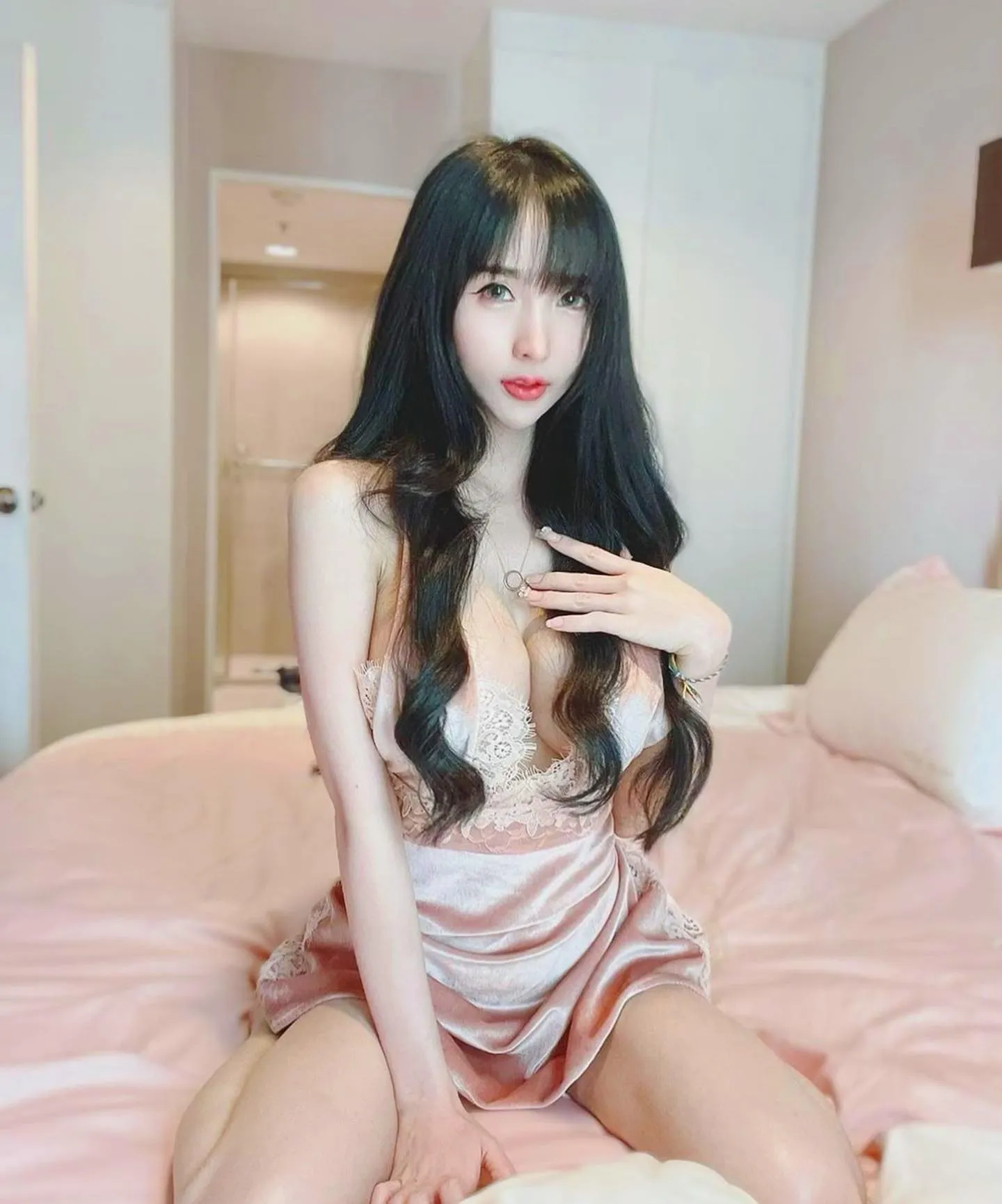 น้องอ้อม ยูมิ ทรงโต ขาวจั๊วะ อกไซส์ใหญ่ ตาแบ๊ว พราวเสน่ห์ 26