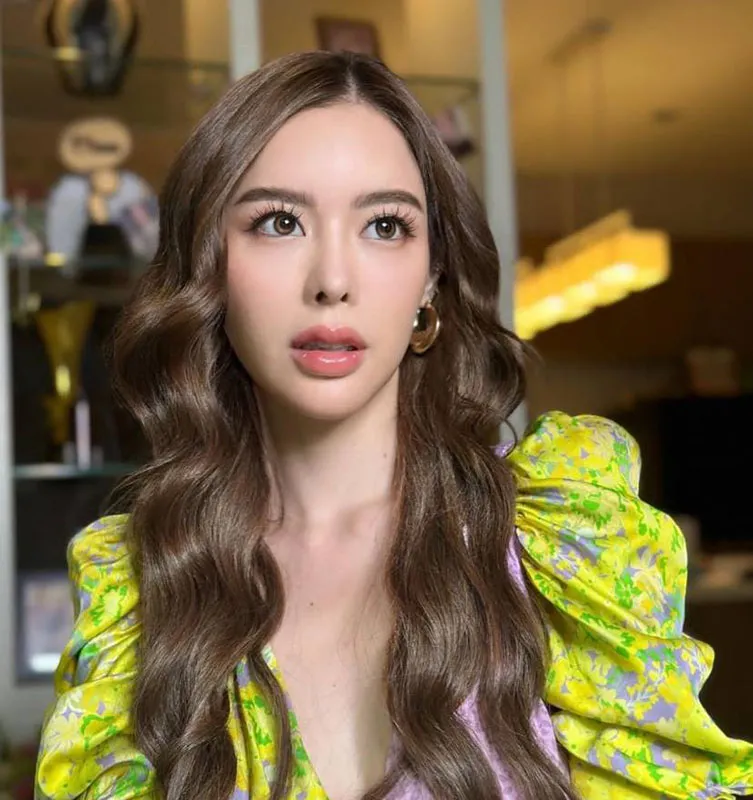 ไอซ์ ปรีชญา ดาราสาวสวยที่กำลังเป็นกระแสในขณะนี้ ‘เมร่อน’ 20