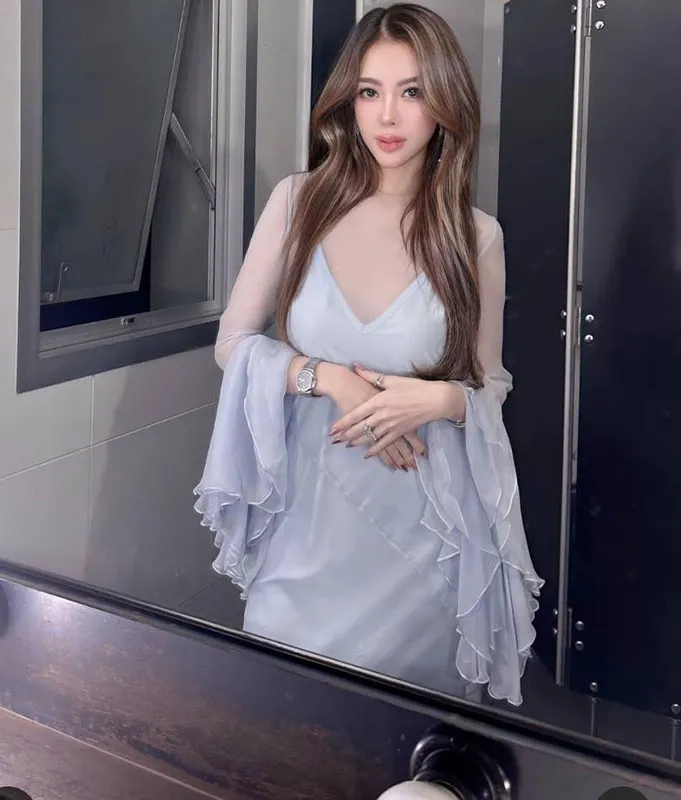 ไอซ์ ปรีชญา ดาราสาวสวยที่กำลังเป็นกระแสในขณะนี้ ‘เมร่อน’ 22