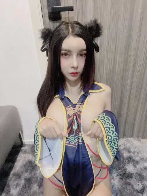 นิวตี้ Onlyfans นางแบบสาวสวย เจ้าของรอยสักปืนที่สีข้าง ผลงานสุดแซ่บ 4