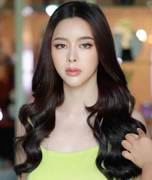 ไอซ์ ปรีชญา ดาราสาวสวยที่กำลังเป็นกระแสในขณะนี้ ‘เมร่อน’ 35