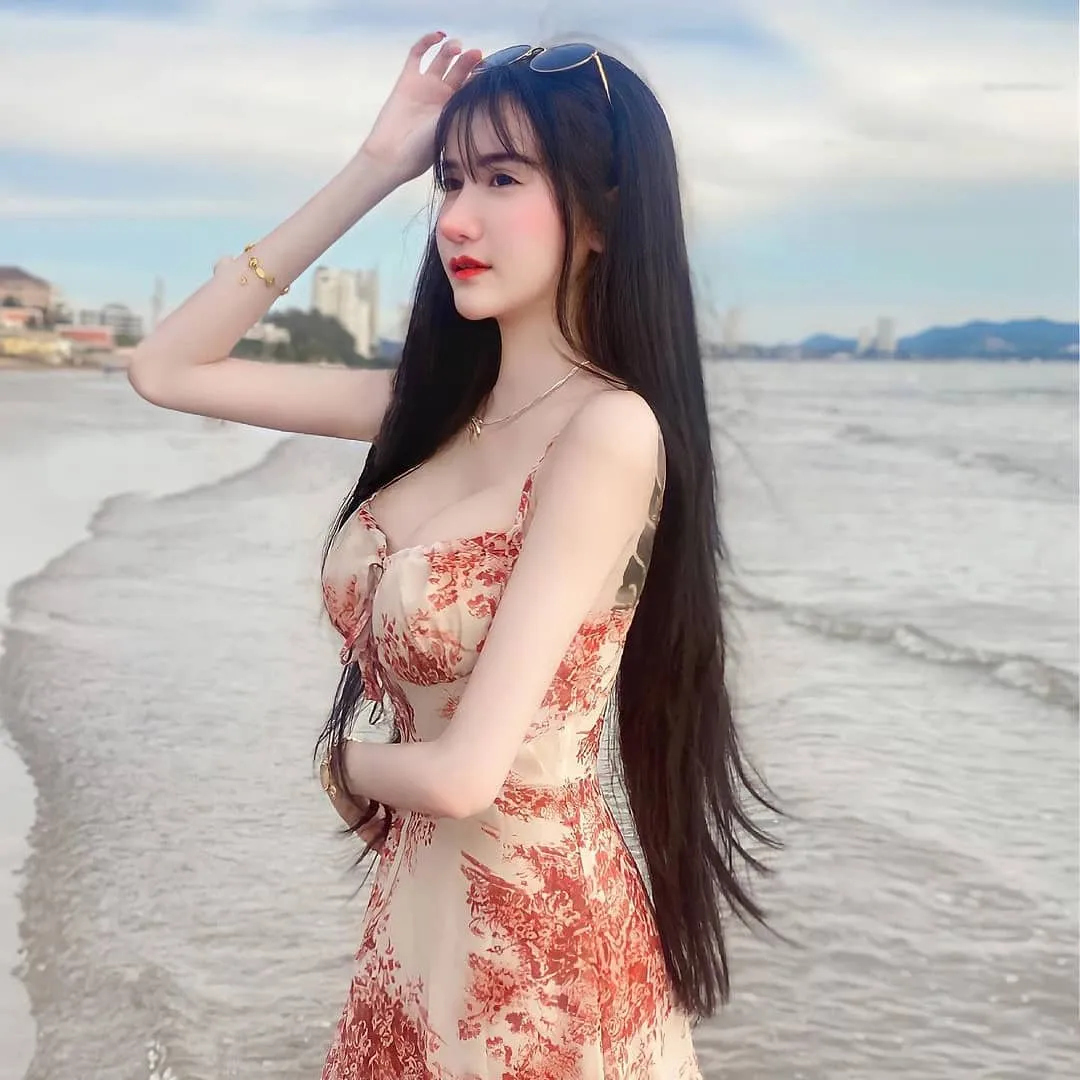สมายหยี๋ ขาว สวย หมวย เซ็กซี่ ตัวตึงนางแบบรอยสักเต็มหลัง 12