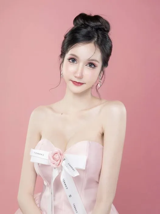 สมายหยี๋ ขาว สวย หมวย เซ็กซี่ ตัวตึงนางแบบรอยสักเต็มหลัง 30