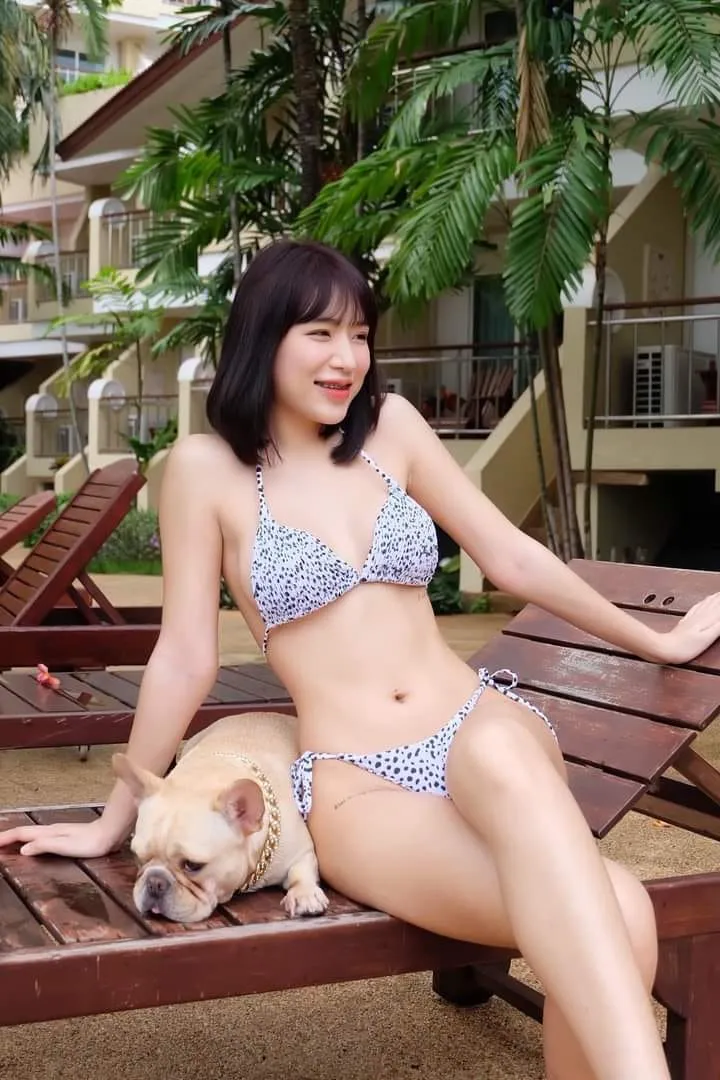 พลอย อรดา นางแบบเซ็กซี่ อวบดี หน้าสวย ผมสั้นหน้าม้า 3