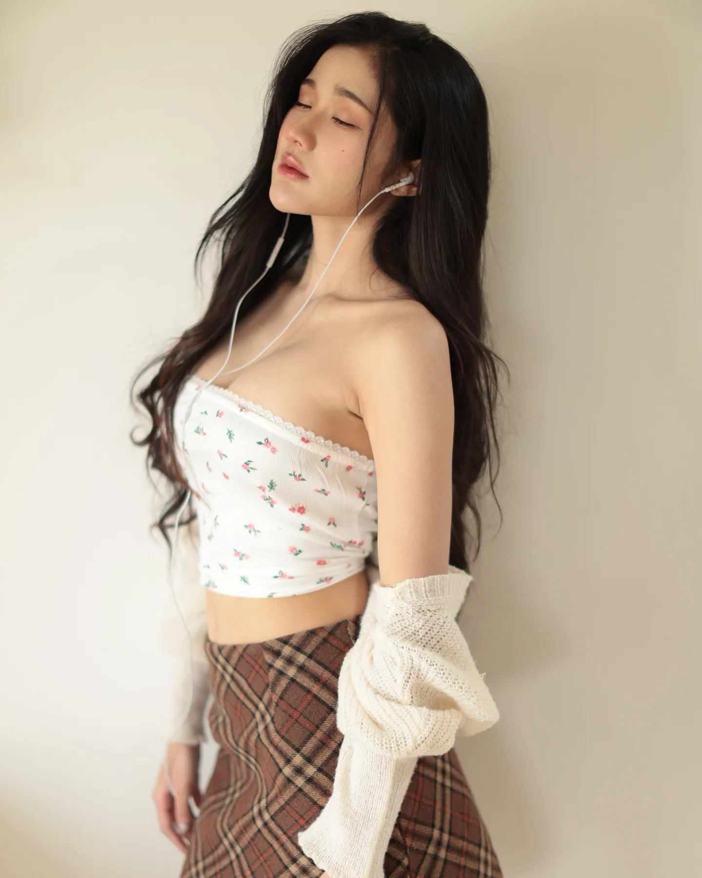 ตูนลี่ ณัฐนันท์ หรือ แก้ว สืบสันดาน นางแบบเซ็กซี่ ดีกรีนักแสดงสมทบ 35