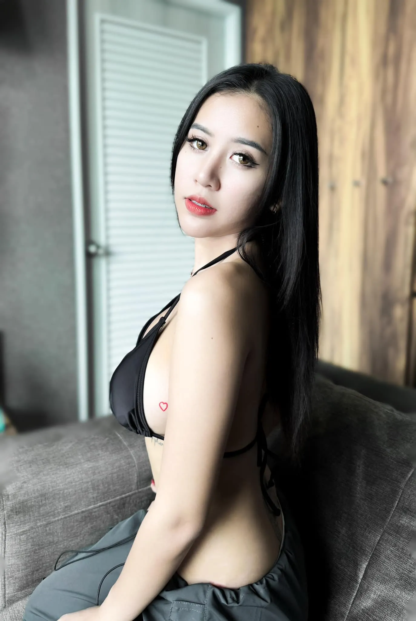 น้องน้ำทิพย์ Trithip สาว นศ. ผลงานเซ็กซี่สุดปัง จนต้องร้องขอชีวิต 15