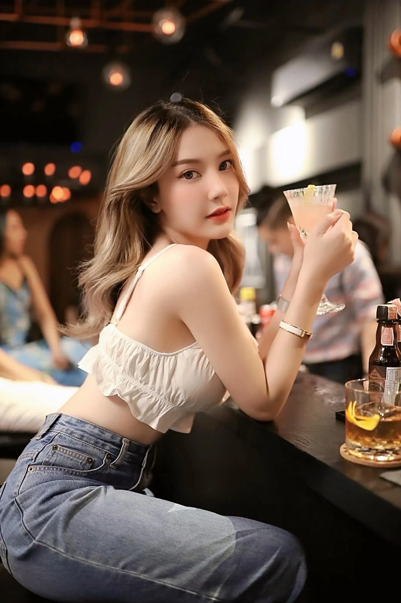 ตังมวย พริตตี้สาวสวย ผู้ขโมยดวงใจของแฟนคลับ ใครเห็นก็อยากรู้จัก 24