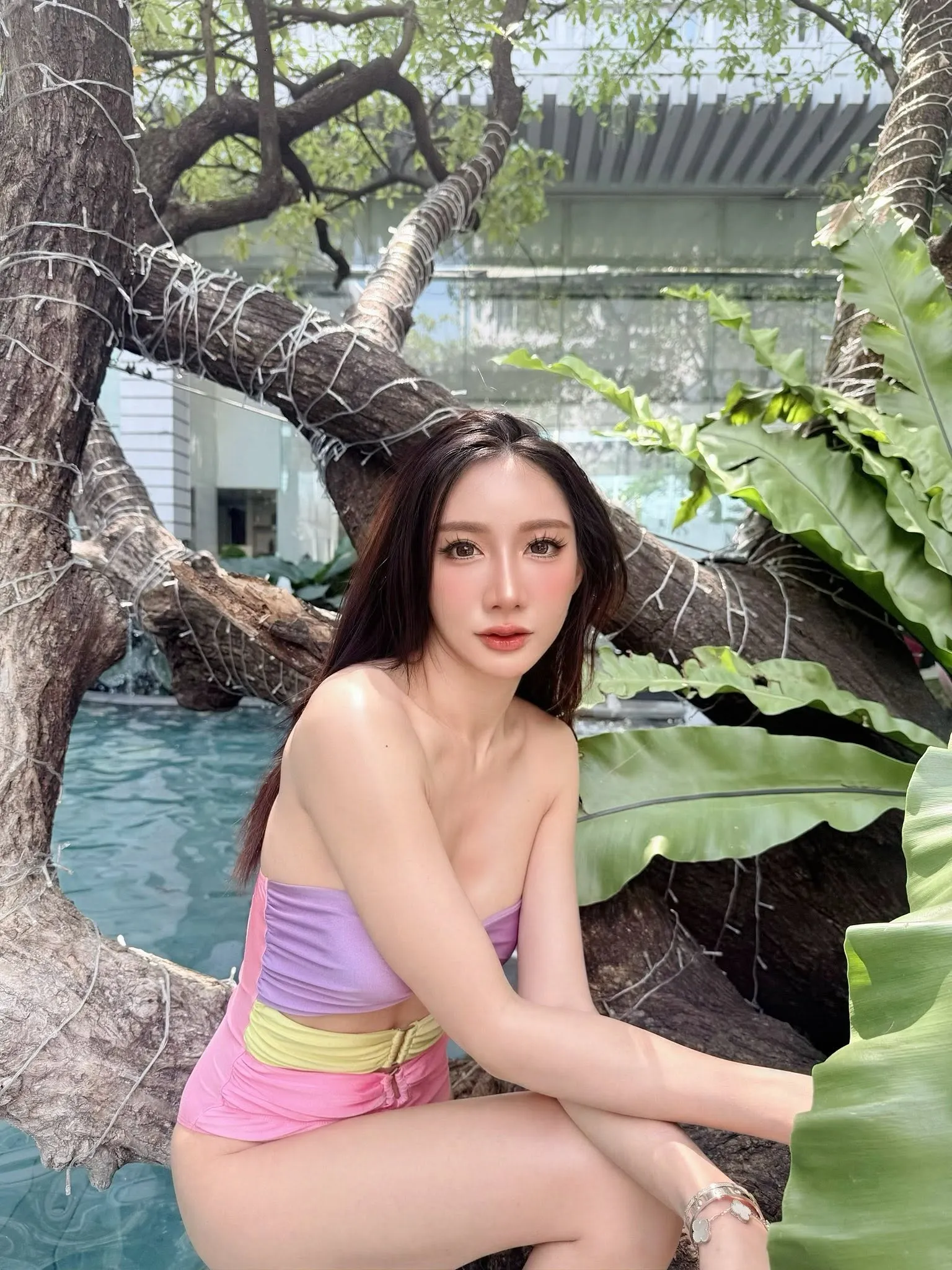 Benze พริกไทย นักรองสาวหน้าหมวย คอสตูมเซ็กซี่ หุ่นดีสุดแซ่บ 10